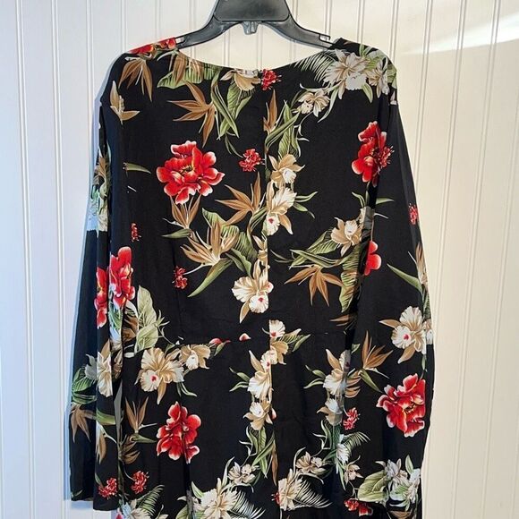 Pretty Little Things Plus Dress Women’s 3X Black Floral Twist Front Maxi Dress - Picture 7 of 8